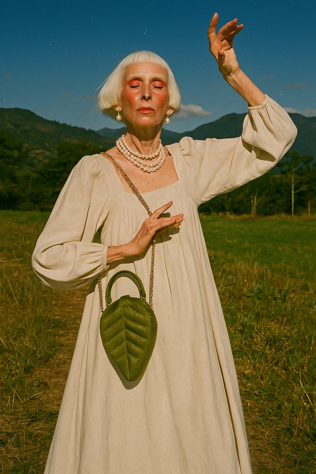 LEAF BAG • PIEL DE VACA